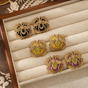 Gold Yellow Bee Stud Earrings Vintage Style NWT